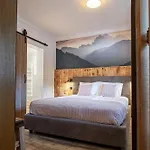 לינה וארוחת בוקר Gaestehaus Kaiserblick 3*