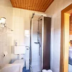 לינה וארוחת בוקר Gaestehaus Kaiserblick 3*